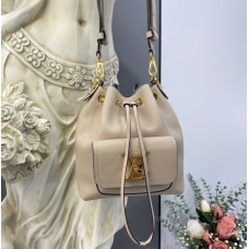 Louis Vuitton Lockme Bucket M57688