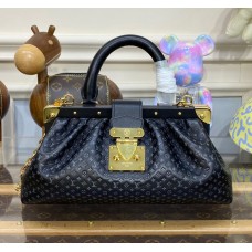 Louis Vuitton Monogram Clutch M22326