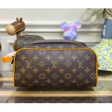 Louis Vuitton Dopp Kit M46696